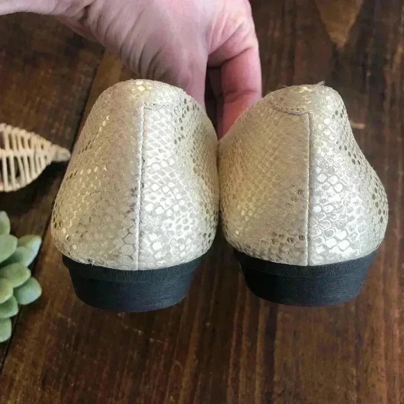 White Mountain | Cream & Silver Snakeskin Embossed Genuine Leather Flats - Picture 5 of 7
